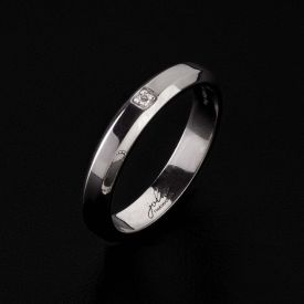 Jolie ring in silver, smooth band and diamond